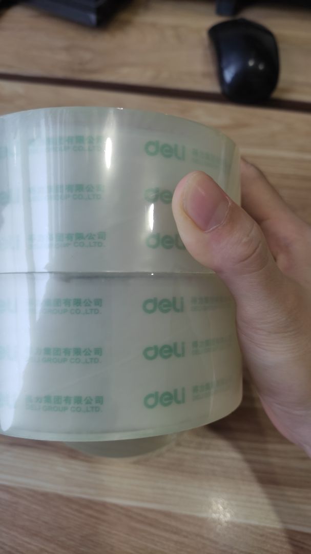 băng dính trong nhìn thấu lõi giấy mà rõ nét lắm. Cực ưng ý. 10₫