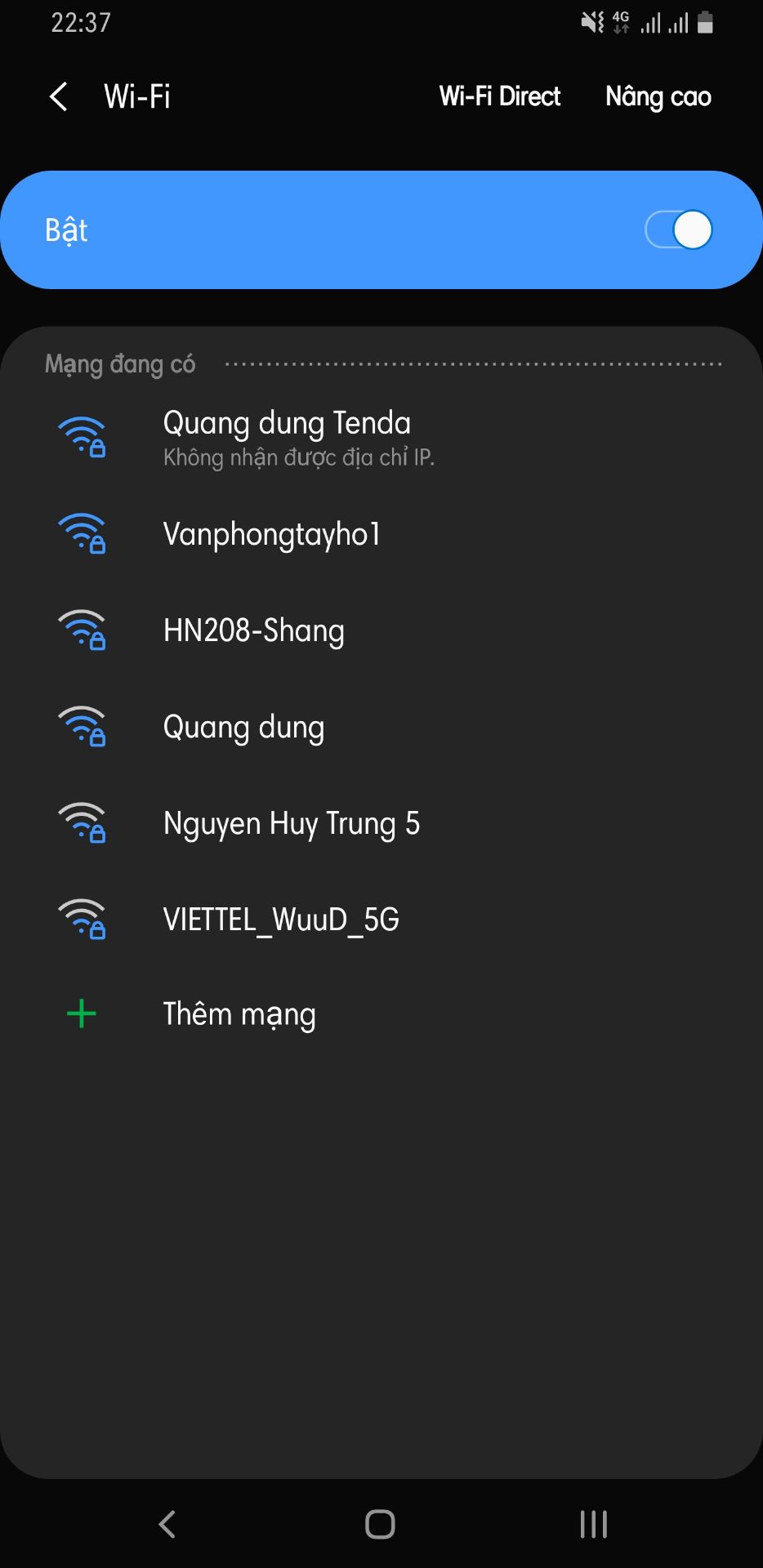 Đây là trải nghiệm sau 1 ngày dùng cục phát wifi Tenda mua tại Tiki
1. KẾT NỐI
- Setup dễ dàng, ok, đèn xanh lấp lánh
- Dùng iphone 6 kết nối thành công. Nhưng nếu sau 30 phút mở máy thì sẽ kết nối lại nhưng cực lâu. Phải đến 2 phút mới kết nối lại đc
- Dùng Samsung galaxy S8 plus kết nối thì 5 lần may ra vào đc 1 lần. 4 lần còn lại báo “Ko nhận đc địa chỉ IP” (xem ảnh)
2. TỐC ĐỘ
Test tốc độ tại cùng 1 thời điểm (Download). Mời cả nhà xem ảnh. 
- 3G/LTE :                          5,1 - 6,8 MB/s
- Wifi gốc lần 1 :              4,6 - 5,1 MB/s
- Qua cục phát lần 1 :     2,9 - 3,1 MB/s
- Wifi gốc lần 2 :              4,7 - 6,2 MB/s
- Qua cục phát lần 2 :    1,9 - 2,3 MB/s
Vậy là tốc độ giảm đi từ 2-3 lần
3. NGUỒN GỐC/BẢO HÀNH
Vào trang chủ Tenda chat với CSKH hỏi chỗ check bảo hành. Tenda cho 1 đg link để nhập imei/serial vào check. Sau khi nhập Serial thì báo ko tìm thấy thiết bị (ảnh).
CẢM ƠN TENDA & TIKI ĐÃ GIÚP TÔI CÓ 1 TRẢI NGHIỆM QUÁ TỆ HẠI NÀY Đây là trải nghiệm sau 1 ngày dùng cục phát wifi Tenda mua tại Tiki
1. KẾT NỐI
- Setup dễ dàng, ok, đèn xanh lấp lánh
- Dùng iphone 6 kết nối thành công. Nhưng nếu sau 30 phút mở máy thì sẽ kết nối lại nhưng cực lâu. Phải đến 2 phút mới kết nối lại đc
- Dùng Samsung galaxy S8 plus kết nối thì 5 lần may ra vào đc 1 lần. 4 lần còn lại báo “Ko nhận đc địa chỉ IP” (xem ảnh)
2. TỐC ĐỘ
Test tốc độ tại cùng 1 thời điểm (Download). Mời cả nhà xem ảnh. 
- 3G/LTE :                          5,1 - 6,8 MB/s
- Wifi gốc lần 1 :              4,6 - 5,1 MB/s
- Qua cục phát lần 1 :     2,9 - 3,1 MB/s
- Wifi gốc lần 2 :              4,7 - 6,2 MB/s
- Qua cục phát lần 2 :    1,9 - 2,3 MB/s
Vậy là tốc độ giảm đi từ 2-3 lần
3. NGUỒN GỐC/BẢO HÀNH
Vào trang chủ Tenda chat với CSKH hỏi chỗ check bảo hành. Tenda cho 1 đg link để nhập imei/serial vào check. Sau khi nhập Serial thì báo ko tìm thấy thiết bị (ảnh).
CẢM ƠN TENDA & TIKI ĐÃ GIÚP TÔI CÓ 1 TRẢI NGHIỆM QUÁ TỆ HẠI NÀY