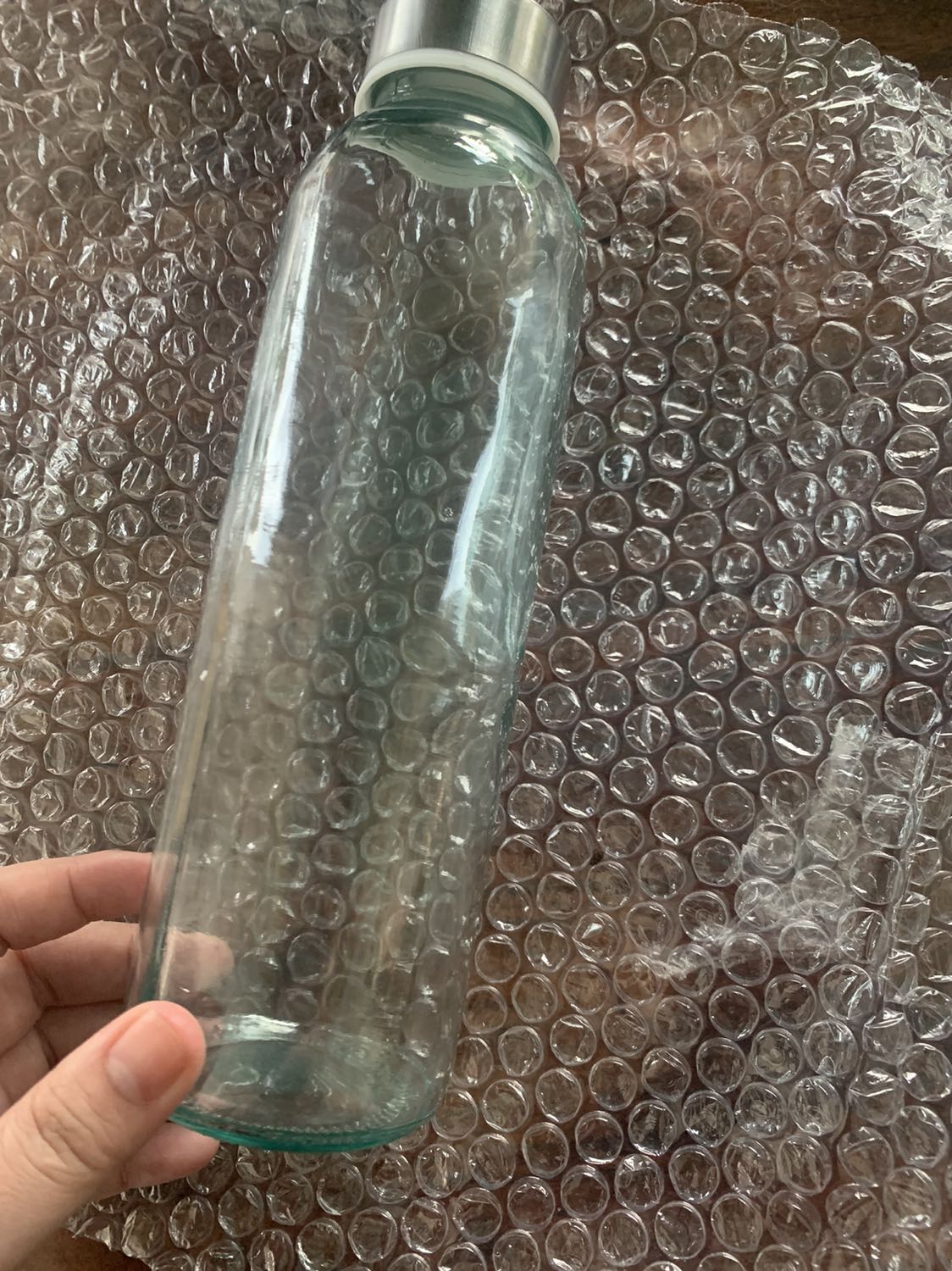 Thuỷ tin mà 10 chai méo mó hết 10 chai, mong TiKi kiểm tra kỷ shop duyệt bài để người mua cảm thấy tên tâm về sản phẩm hơn ===> qúa tệ