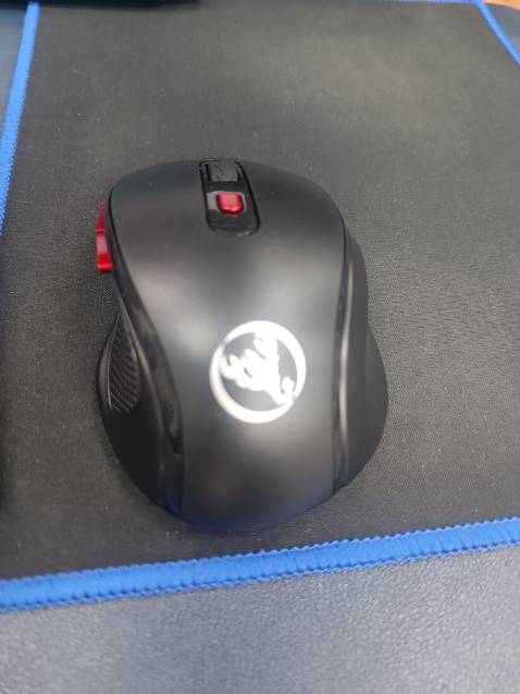 Có chức năng sleep tránh hao pin 🌟
Chất liệu ổn so vs giá, nhựa hơi trơn dễ tuột khỏi tay