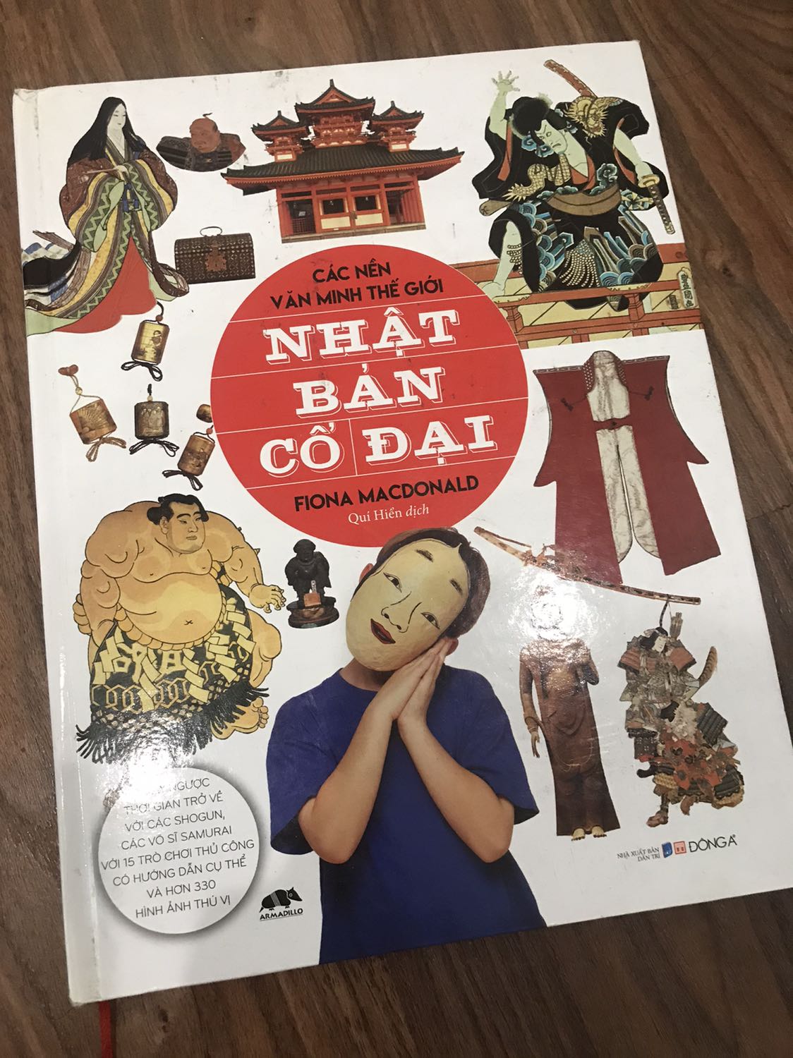 Giao hàng nhanh. 
Sách cũ, bẩn bụi ngoài bìa. Bên trong ok. 
Nội dung hay, hình đẹp, có phần hướng dẫn tự làm đồ thủ công cho trẻ con rất thú vị.