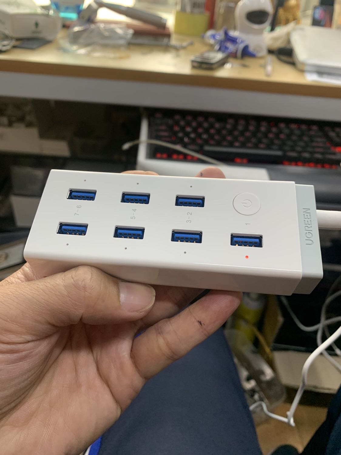 Đóng gói cẩn thận. Hộp chính hãng chưa bóc siu luôn.
Đặt câu hỏi thắc mắc cần shop hỗ trợ sản phẩm xem là lỗi hay do cách sử dụng, mà càng đợi shop càng mất tích. 
Phải vào đánh giá lại. Hạ 5 sao về 2 sao vì chế độ với cách làm việc của shop