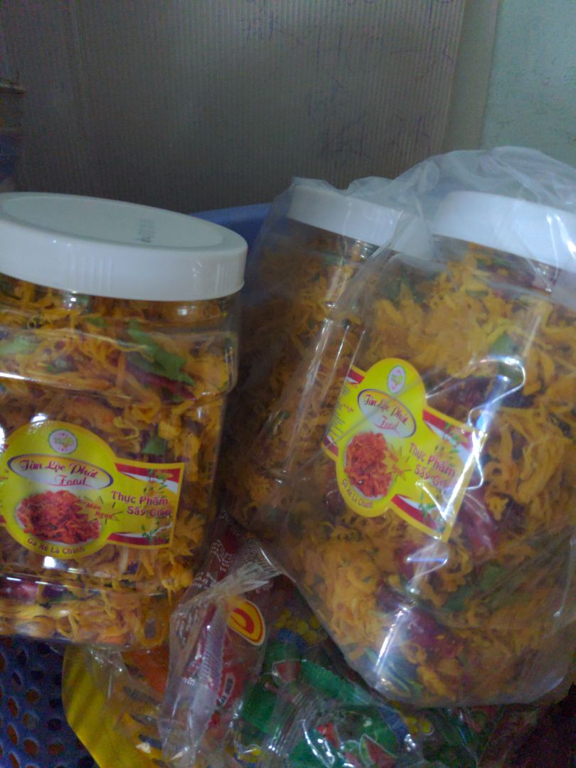 vừa nhận hàng xong khui ra thử ngay cho nóng :))) sp rất ngon , vừa miệng , ko cứng ko mềm , date rất mới 3/8 , cá nhân mình nghĩ shop nên làm nhiều chương trình sale như này và cắt bớt chi phí qc vì qc ko thiết thực vs ng tiêu dùng như sale , sẽ còn ủng hộ shop thêm  (lần này  mới mua 2kg ).... mọi ng nên dùng thử , chúc shop đông khách :) thân chào