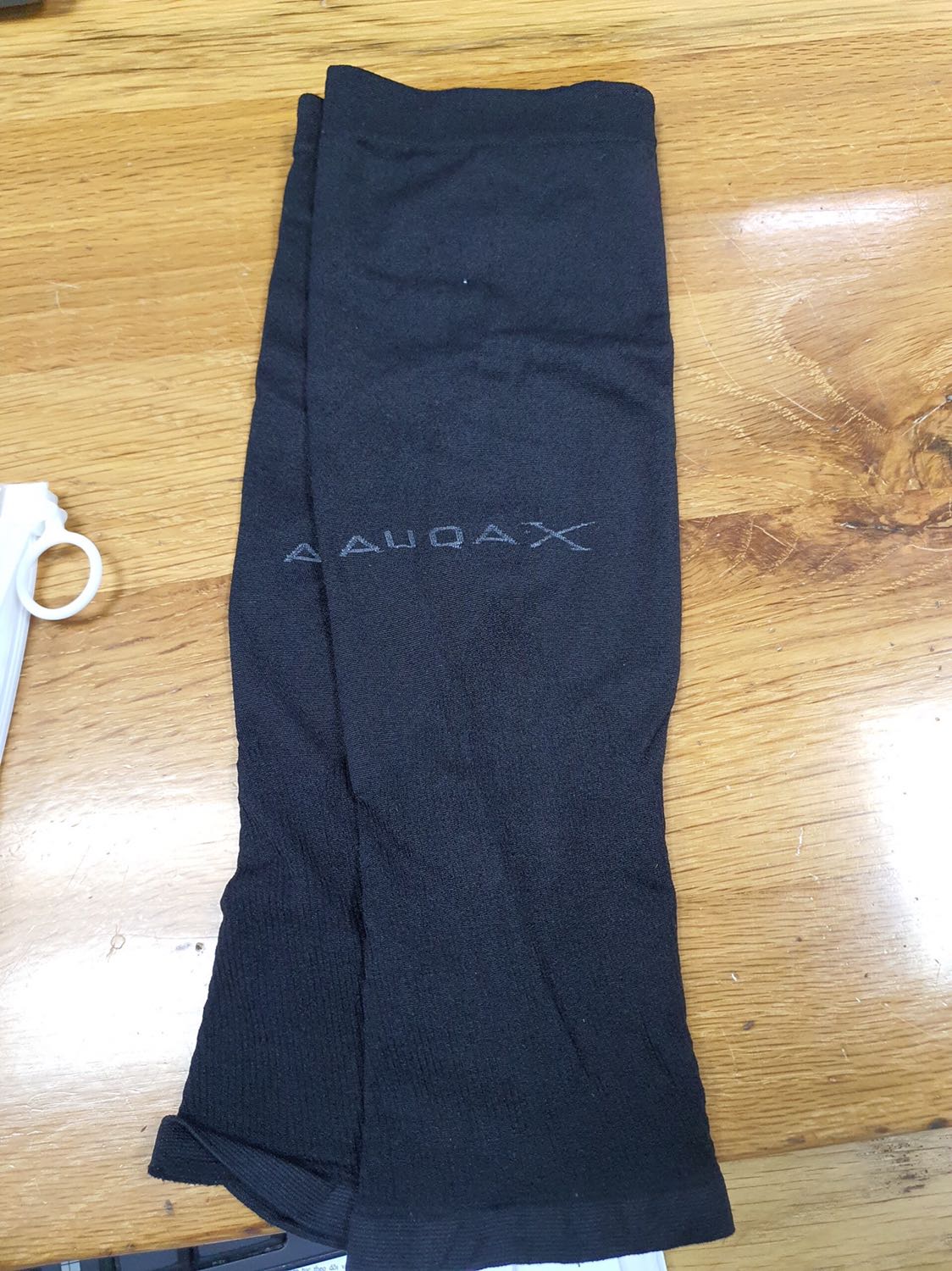 Lần đầu tiên thấy Tiki Trading mà bán hàng giả luôn đó. Aqua X chứ Auqa là cái gì?