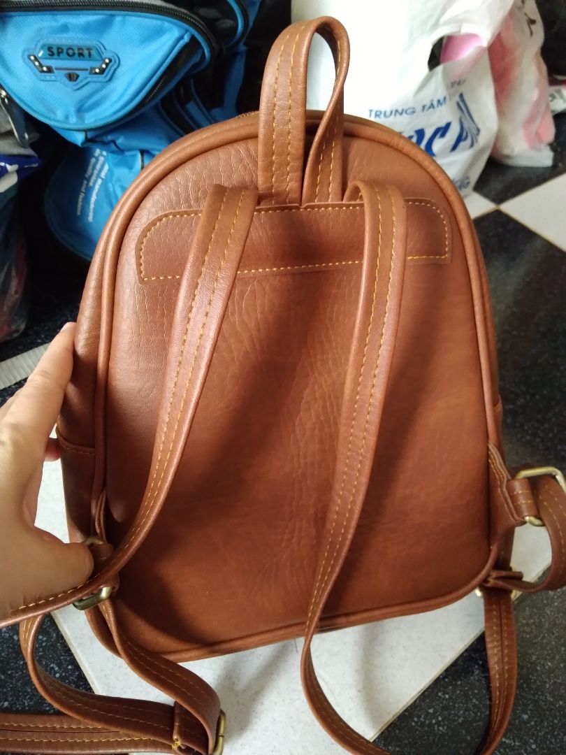 Màu sắc đúng ý mình, rất thích. Chất liệu tốt, mình đã mua nhiều sản phẩm của hãng này, xài rất bền. Mua giá sale, 129k.