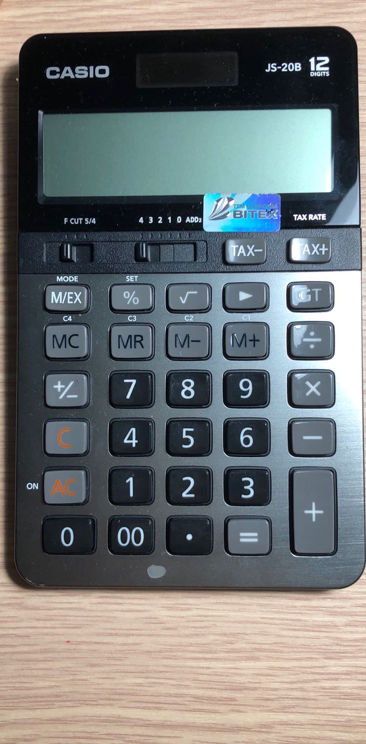 Máy hiển thị số rõ ràng, phím bấm to, bóng. Giao hàng nhanh.