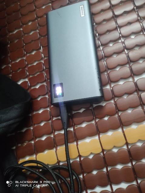 Dây cáp chắc chắn , sạc rất nhanh , máy báo Quickcharge , tốt , xứng đáng trong tầm giá