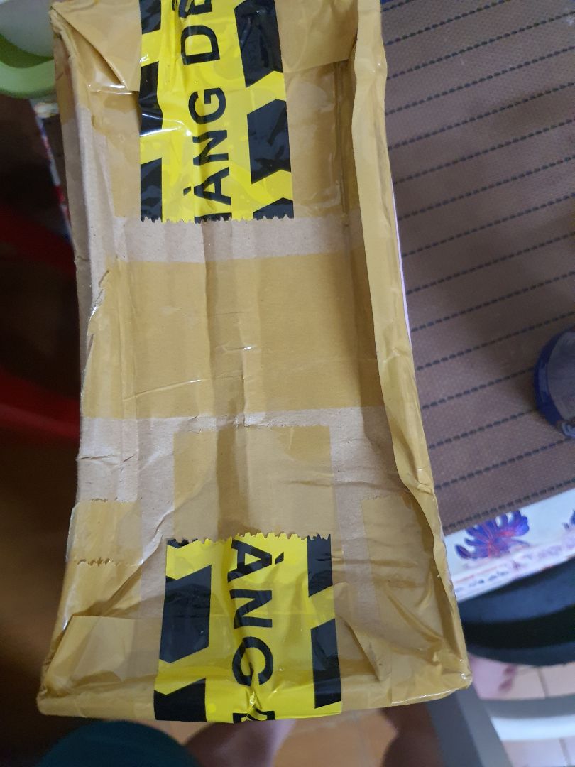 sản phẩm tốt nhưng bao bì bị móp méo không biết do shop hay do đơn vị giao hàng