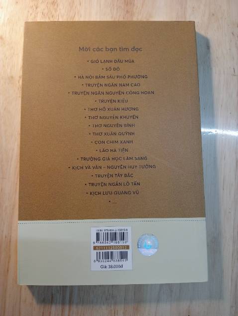 Sách giao nhanh và bìa siêu xinhh. Mình cứ tưởng sách sẽ phân tích các bài thơ của Nguyễn Khuyến cơ, nhưng hoá ra chỉ có thơ thôi. Mà thơ của ông hay kinh:">. Mua sách về vì năm nay học chương trình mới, thi văn bản ngoài sách, mua về đọc để thêm kiến thức 🥹