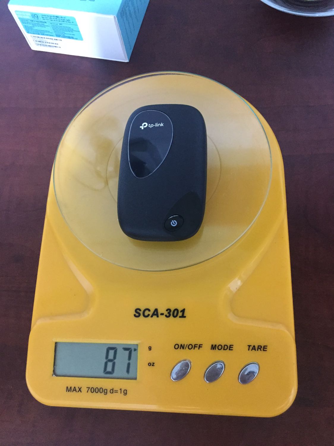 - Trọng lượng thực tế luôn pin: 87g. Mang đi du lịch khắp nơi.
- Tested: đã dùng sim 4G Viettel chạy phà phà còn nhanh hơn cái line của VNPT đang dùng hihi. Pin dùng liên tục được 8 tiếng.