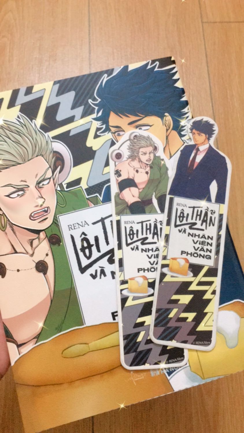 giao hàng nhanh rẻ có mình có inbox hỏi shop có bookmark kh shop nói có mình đặt liền giao hàng chắn chắc truyện hay nói chung là 10 sao mình chấm 10/10 luôn nhá.
À gói hàng rất chắc chắn nha nhận hàng mình vui cực luôn ấy 🙆‍♀️❤️