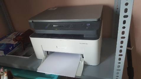 Máy in đẹp, hiện tại đang dùng bình thường. Cho máy in HP LaserJet Pro MFP 135w 5 sao về chất lượng.

Shop chuyển hàng đúng hẹn như thông tin trên website của Tiki, nhưng Shop IT CHÍNH HÃNG (HCM) hứa hẹn lần lữa mãi không chịu xuất Hóa đơn cho khách, xứng đáng 2 sao về phục vụ 😒😒