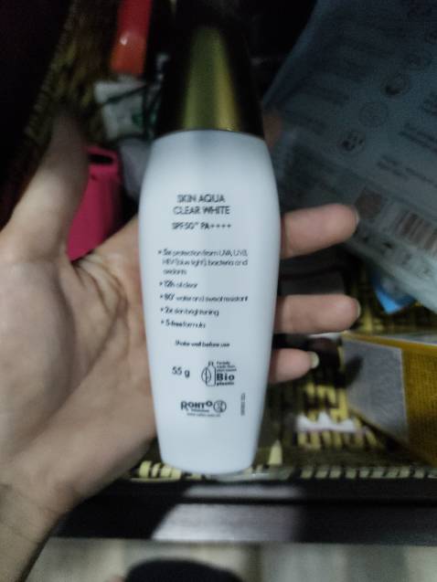 thích loại này chủ yếu kiềm dầu, chứ chỉ số chống nắng ko cao. Vậy nên mình kết hợp loại này và loại kia. Kaka