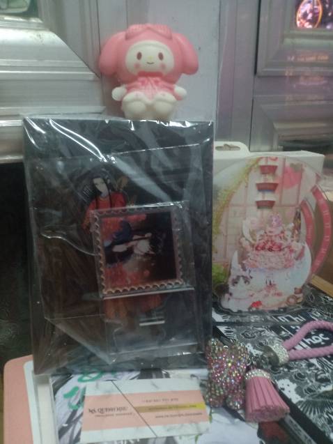 Sách mới nguyên seal, đầy đủ phụ kiện, shop đóng gói chu đáo, bọc chống sốc cẩn thận, giao hàng nhanh, vote 5 sao