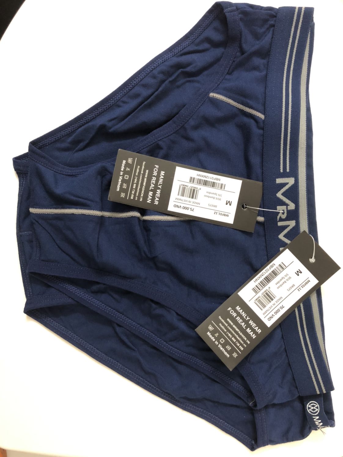 Mình mua 2 combo khác nhau đều size M, mà kích thước chênh nhau quá nhiều (gập đôi quần lại mình đo chênh lệch hơn 3cm, tức lưng chênh nhau 6 - 7cm). Size M bên combo Bamboo 4 quần thì chuẩn, size M bên này khá rộng. Lựa hàng tốt được đánh giá cao để mua cho ngừ iêu mà ri đây. hichic Mình mua 2 combo khác nhau đều size M, mà kích thước chênh nhau quá nhiều (gập đôi quần lại mình đo chênh lệch hơn 3cm, tức lưng chênh nhau 6 - 7cm). Size M bên combo Bamboo 4 quần thì chuẩn, size M bên này khá rộng. Lựa hàng tốt được đánh giá cao để mua cho ngừ iêu mà ri đây. hichic