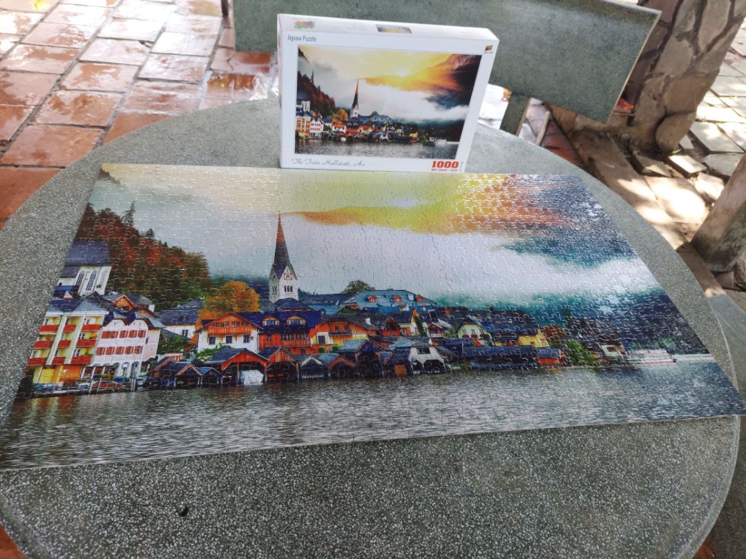 Màu sắc rất đẹp. Dính chắc. Mình ráp 8 tiếng đồng hồ chưa xong nữa :))) phải rủ anh chị em xếp chung mới được nha chứ một mình xếp không nổi. 
Tiki giao hàng nhanh, đóng gói tốt. Rất hài lòng.