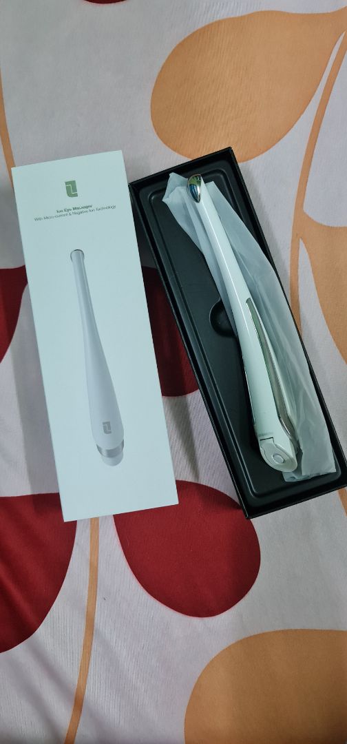 Máy đẹp, matxa cảm thấy rất thư giãn. Giảm nhăn thì mình cũng không mong gì nhiều vì sao chống lại được thời gian. Hy vọng sẽ ít hình thành nếp nhăn hơn là ok. Máy đẹp, matxa cảm thấy rất thư giãn. Giảm nhăn thì mình cũng không mong gì nhiều vì sao chống lại được thời gian. Hy vọng sẽ ít hình thành nếp nhăn hơn là ok.