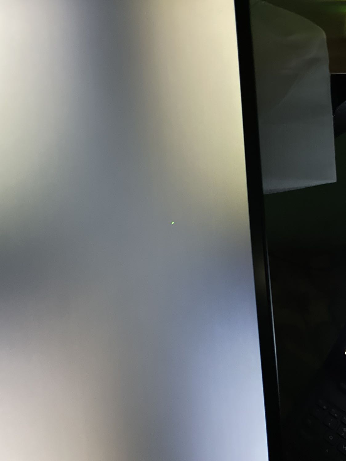 12h trưa nay mới nhận được hàng cắm nên *** thì hở sáng quá trời có cả điểm chết, dell u2417 còn k hở kinh vậy hy vọng tiki làm việc nhanh chóng để có màn dùng tết