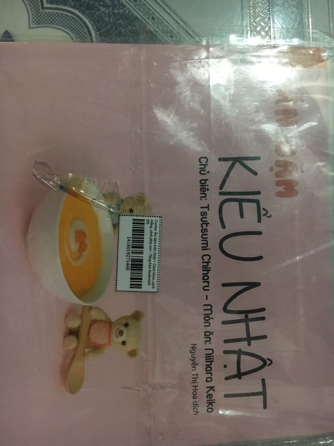 Mh chỉ nhận đc cuốn sách này thôi ạ. Bị thiếu 1 cuốn và quà tặng Mh chỉ nhận đc cuốn sách này thôi ạ. Bị thiếu 1 cuốn và quà tặng