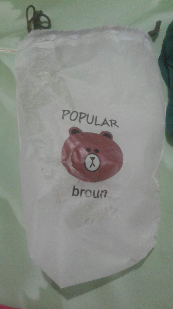 Vớ rất đẹp rất giống hình nhưng nó quá nhỏ :(( khá mỏng nữa 10 đôi nhưng shop giao cho mk có 9 đôi th đôi màu xám shop cho mk dư 1 chiếc vớ . Điều thứ 2 nữa là lần sau shop chỉ cần đóng kín hộp là đc đừng dán băng keo vào túi đựng lm cách nào đi nữa cũng bị rách mất túi cảm thấy uổng vô cùng :(((( mong lần sau tiki làm ăn tốt hơn nha