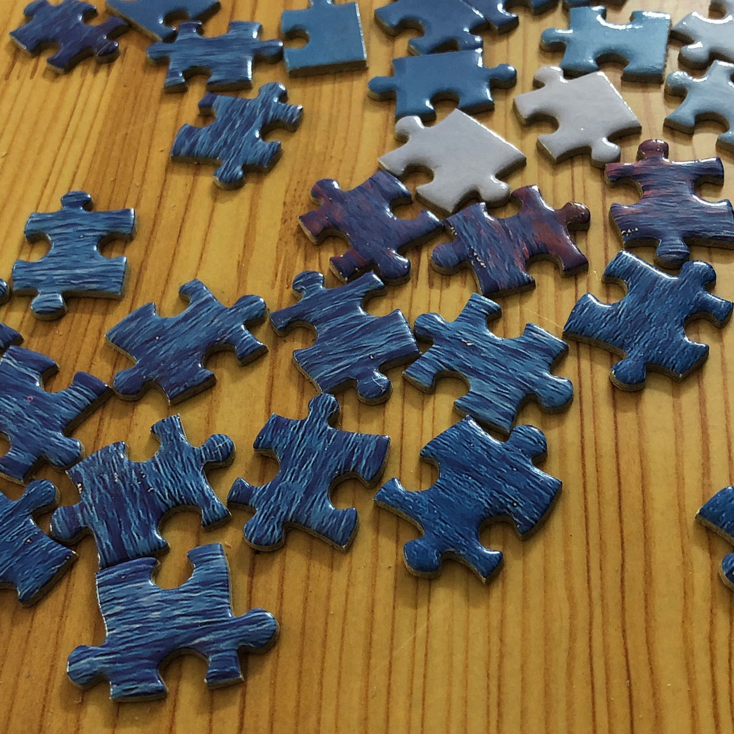 Mình nhận được sớm hơn dự kiến 2 ngày. Nói chung chất lượng tốt, màu đẹp. Do làm bằng giấy nên có xíu bụi chỉ cần phủi nhẹ là hết. Chắc chắn sẽ mua tiếp sau khi ráp xong hihii