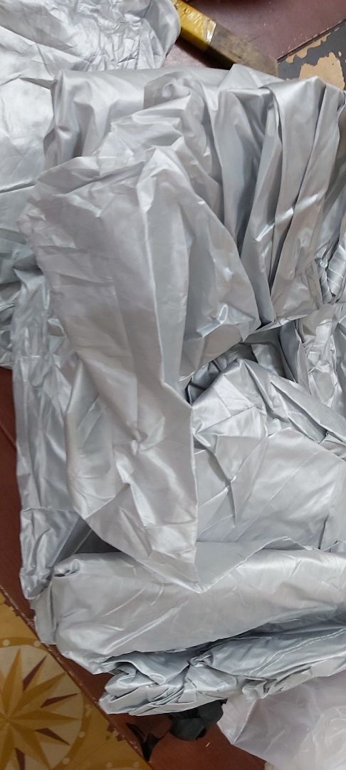 Hàng chất lượng kém, không như quảng cáo, vải mỏng dích như áo mưa. hàng này chắc dùng được 3 bữa gió to chắc rách luôn.