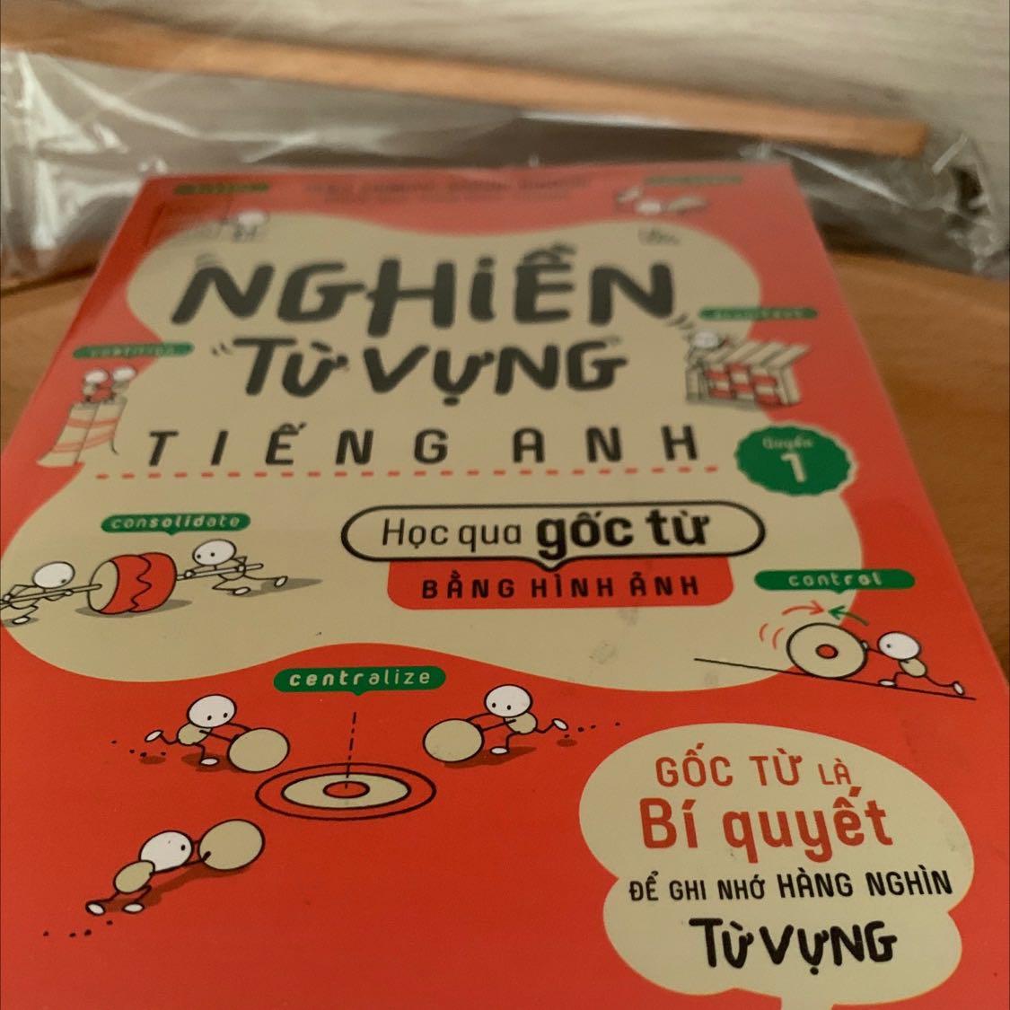 Sách mới, bọc bookcare cẩn thận. Nội dung sách mới xem sơ qua nhưng cách học này thấy cũng hay hay. 😁😁😁
