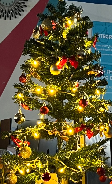 Dây chắc chắn lắm, đèn có nhiều chế độ sáng. Đáng tiền