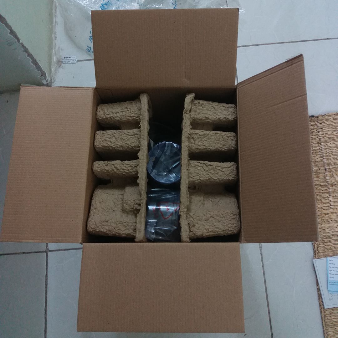 Tiki giao hàng nhanh, đóng gói cẩn thận. mua lúc sale giá khá rẻ. hàng của tiki trading nên yên tâm. Máy chạy hơi ồn, ép chưa hết nước, để chạy nấc cao, trái cây bị văng ra khá nhiều.
Nhìn chung là được trong tầm giá. mình mua hôm 7/7 nên được giá ngon. thanks Tiki.