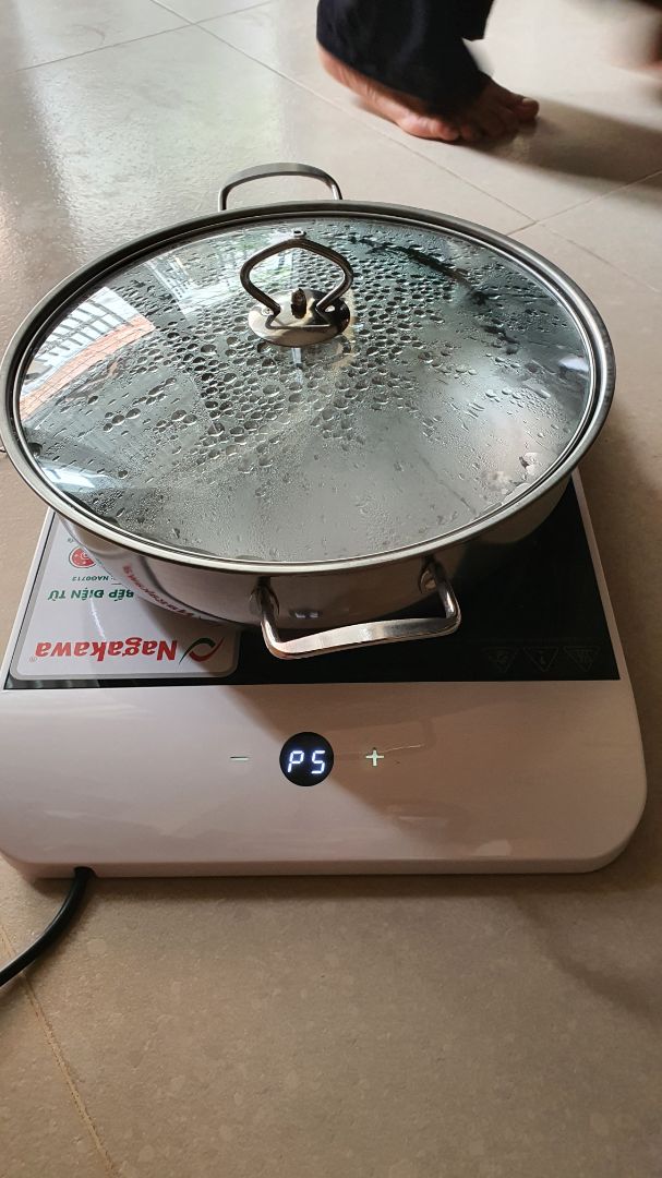 mẫu mã đẹp tiện dụng điều hướng 2 đầu đun xôi cực nhanh,nhưng quạt hơi ồn.đóng gói ẩu rách bao bì,dù sao cũng cho 5 sao