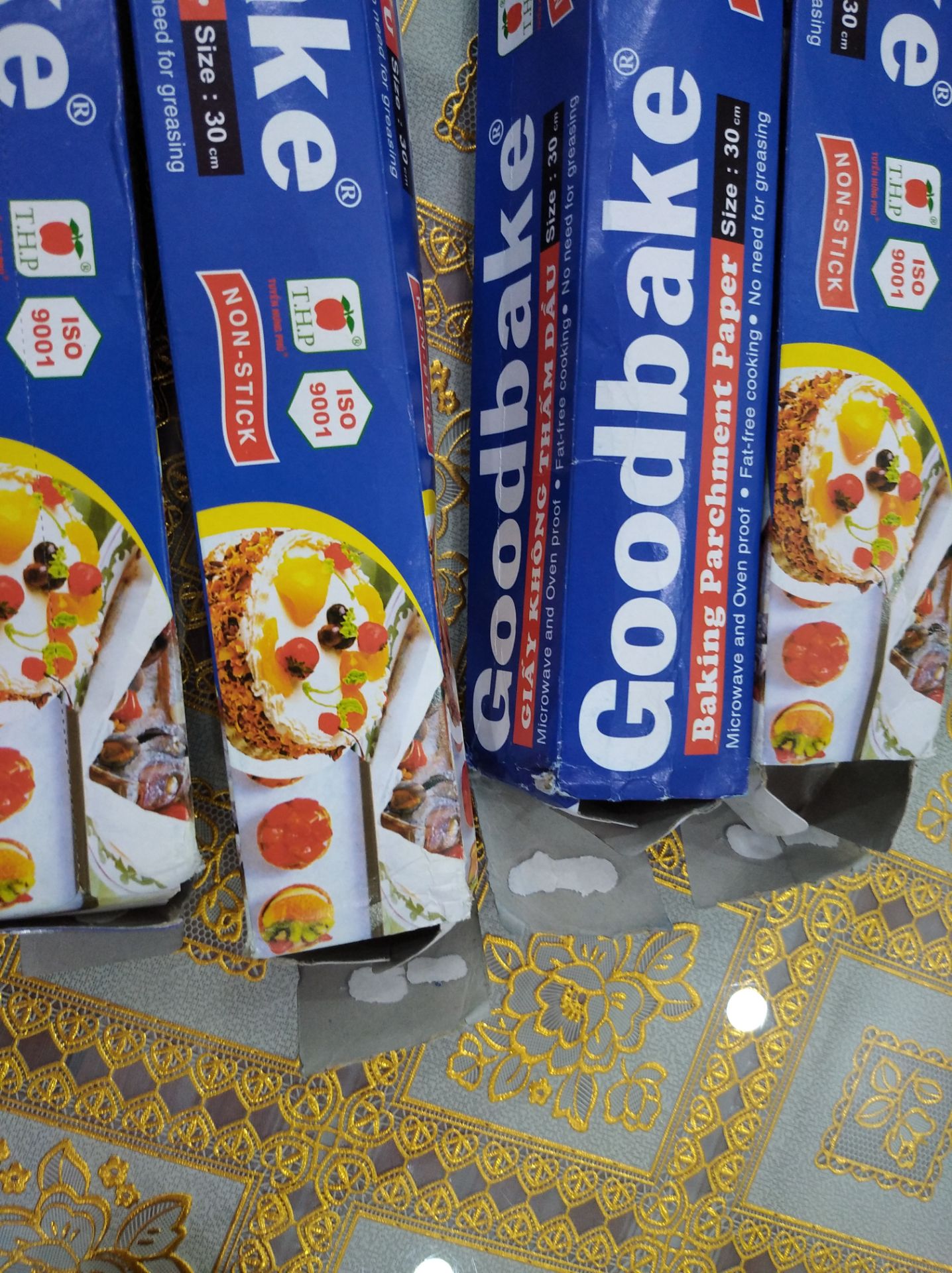 thất vọng cực kỳ. mua 4 hộp thì toàn bộ 4 hộp đều bị gỡ niêm phong cả 2 đầu hộp. hình như đây là hàng ai đã mua khui ra không dùng, trả lại rồi đem bán lại cho mình