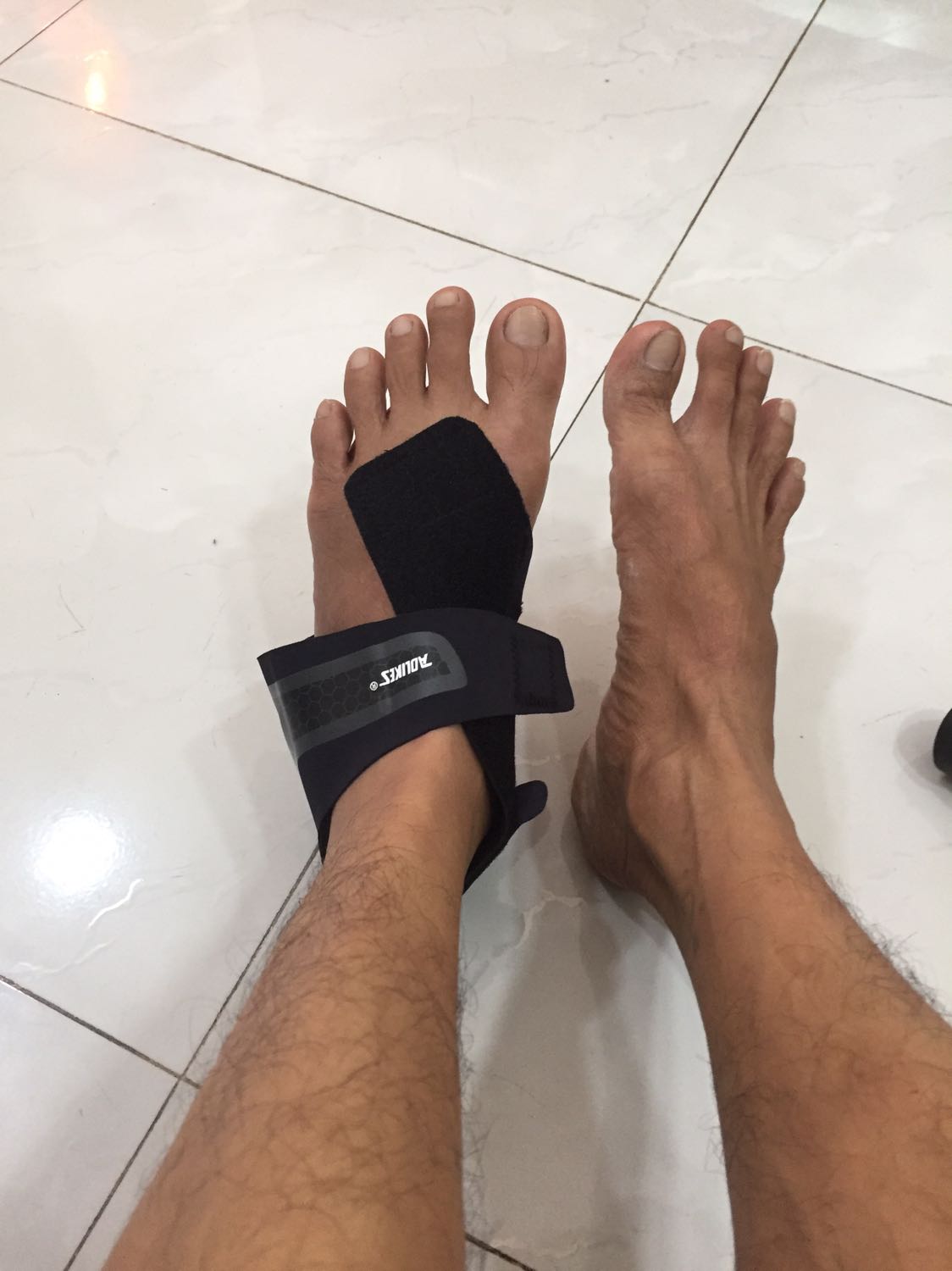 Đang cần sử dụng ,Đặt chân trái giao chân phải , thế này thì sao đây nhân viên kiểm duyệt đơn hàng của tiki làm việc không kỷ lưởng để kháck hàng cứ phản hồi ko tốt làm ảnh hưởng tới tiki