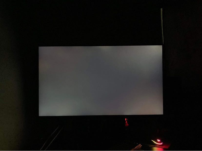 Tiki giao hàng cho mình muộn hơn ngày hẹn. Màn hình bị hở sáng quá nhiều. Không biết mình phải gửi bảo hành thế nào?