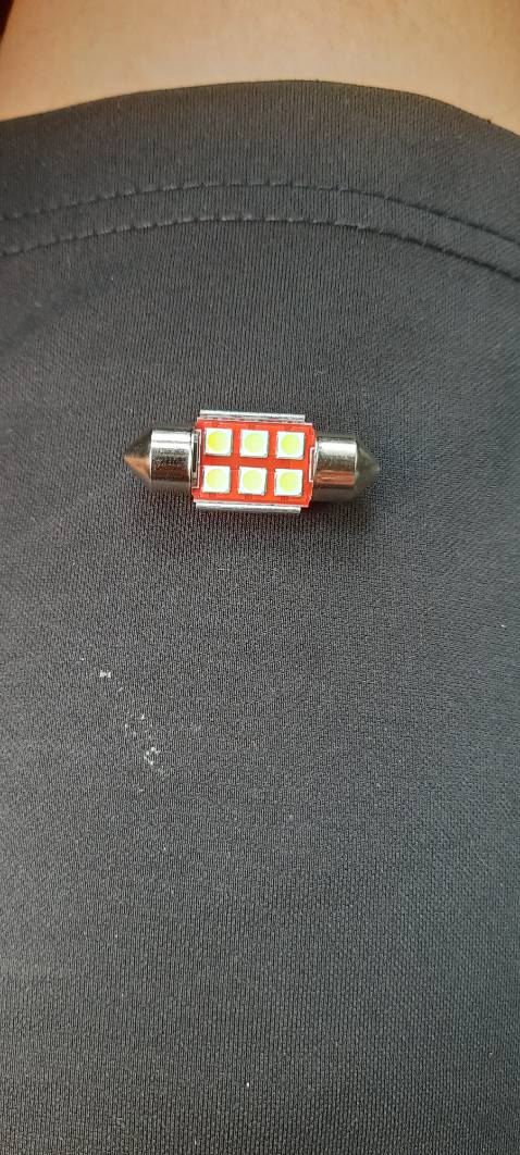 Chưa bao giờ đánh giá sản phẩm nào 1 sao. Tuy nhiên đây sẽ là ngoại lệ. 
+) giao hàng hàng sai kích thước. Đặt size 31mm đưa 36mm. Gắn vào Vios 2020 k thể vừa. 
+) số lượng mua tối thiểu là 02 đèn. Trong khi nhu cầu mua của t chỉ là 01 đèn. 
Trải nghiệm tệ nhất từ khi mua hàng trên tiki