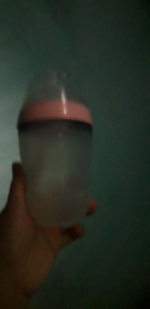 bình hôi nhựa. như hàng kém chất lượng