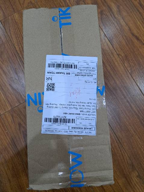 Hơi rộng chân mình. Kể saze 39,5 còn thì tốt. Nhưng không có mua tạm đôi này vậy. Hơi rộng chân mình. Kể saze 39,5 còn thì tốt. Nhưng không có mua tạm đôi này vậy.
