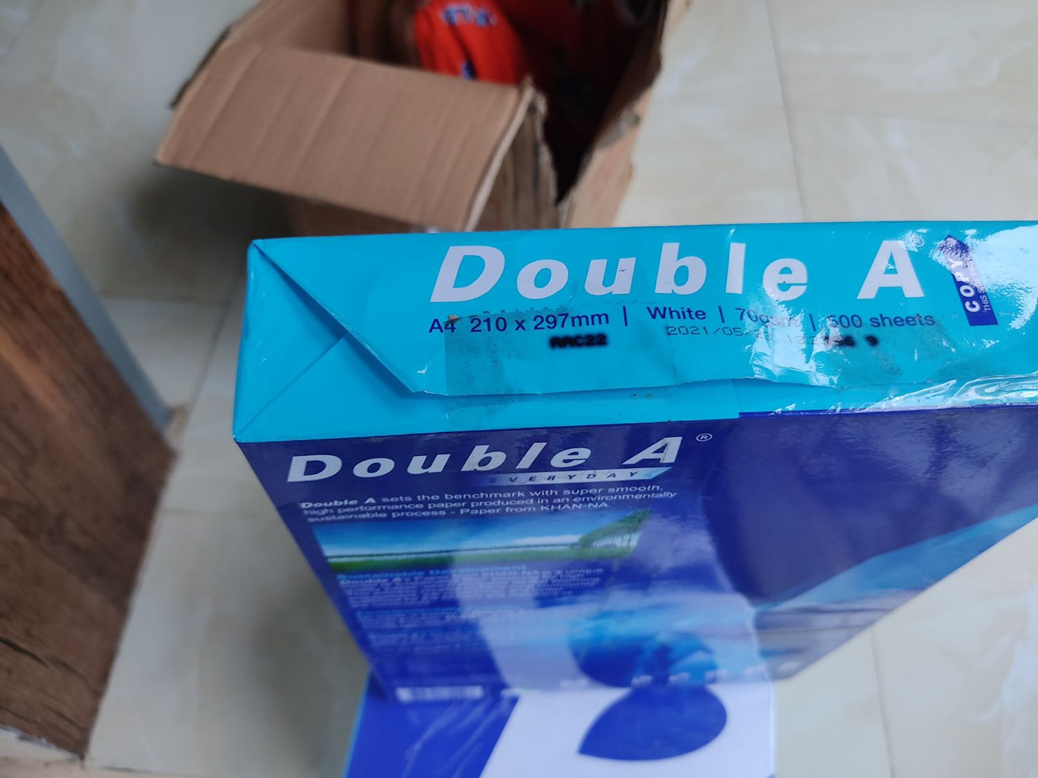 Hàng mua 1 thùng mà giao 5 lốc ??? Lốc giấy thì cũ mèm rách, năm sx 2021. Không đúng mô tả gì hết. Đề nghị Tiki giải quyết. Trước mắt cho 1 sao