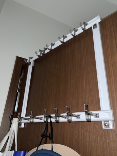 Lần đầu giao tiệm giao sai mẫu, sau đó liên hệ Tiki và đã nhận được hàng đúng yêu cầu. Khá dễ lắp, chắc chắn.