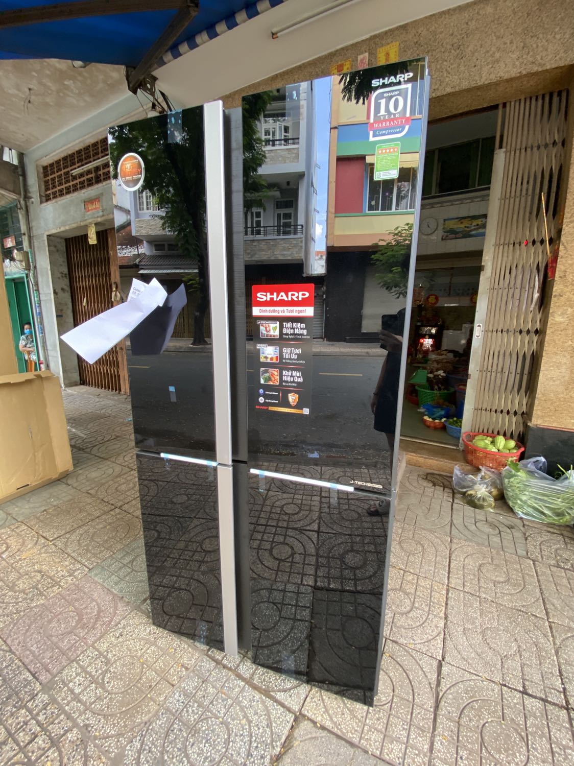 Tủ lạnh đẹp, sang, làm lạnh tốt. Anh giao hàng quá nhiệt tình dịch vụ 5 sao. Phần làm mát ok, Phần làm lạnh bên dưới nước đá hơi lâu, chắc tại mới. Nói chung đáng tiền quá. 30tr giảm còn 21tr là quá đẹp.