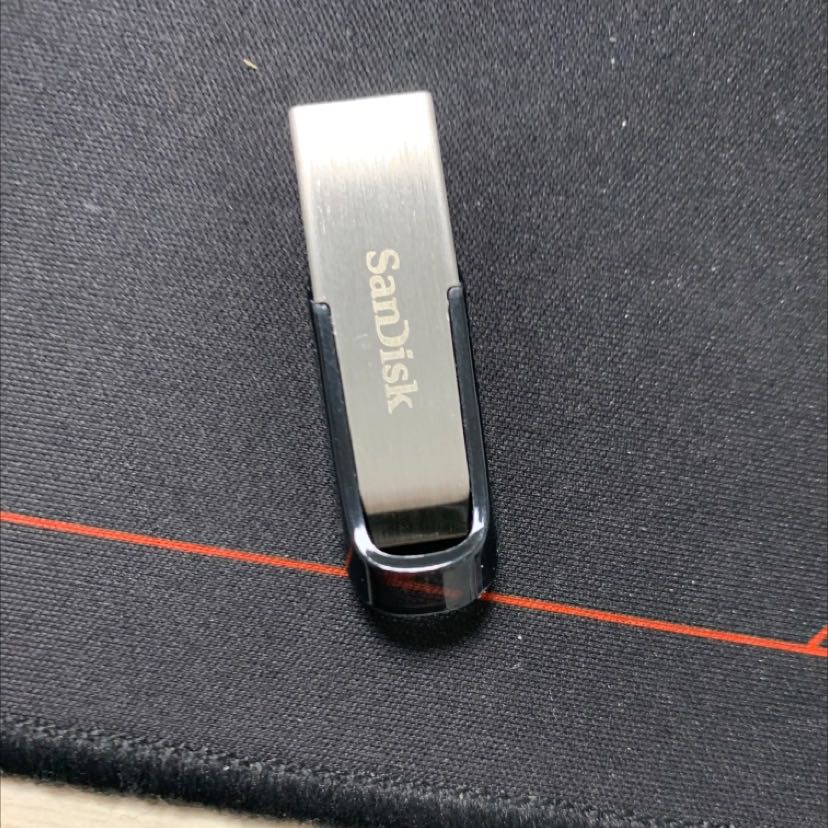 Giao hàng nhanh hơn dự kiến, đóng gói cẩn thận, sản phẩm nhỏ nhỏ xinh xinh, truyền dữ liệu rất nhanh nhưng rất tiếc không có nắp đậy bảo vệ Giao hàng nhanh hơn dự kiến, đóng gói cẩn thận, sản phẩm nhỏ nhỏ xinh xinh, truyền dữ liệu rất nhanh nhưng rất tiếc không có nắp đậy bảo vệ