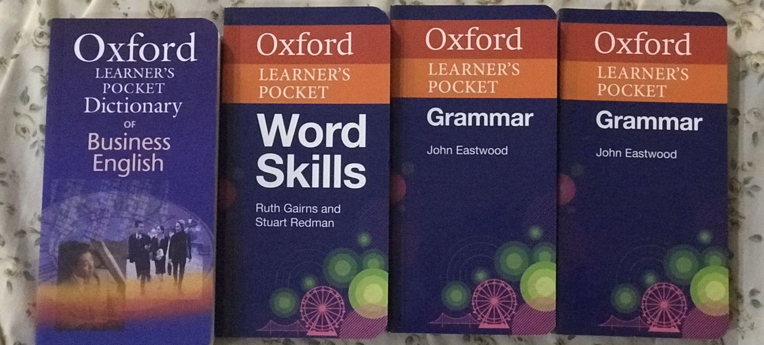 Mình có order ba cuốn: 
1. Business English 
2. Word Skill 
3. Grammar
Mỗi loại 1 cuốn, n Tiki đóng gói 2 cuốn Grammar và tính phí 2 cuốn và mình đi làm nên nhờ hàng xóm lấy giúp nên k kiểm tra đc. 
Minh muốn trả lại tiki 1 cuốn Grammar Tiki gửi thừa và Tiki trả lại tiền cuốn sách tiki đóng thừa cho mình!