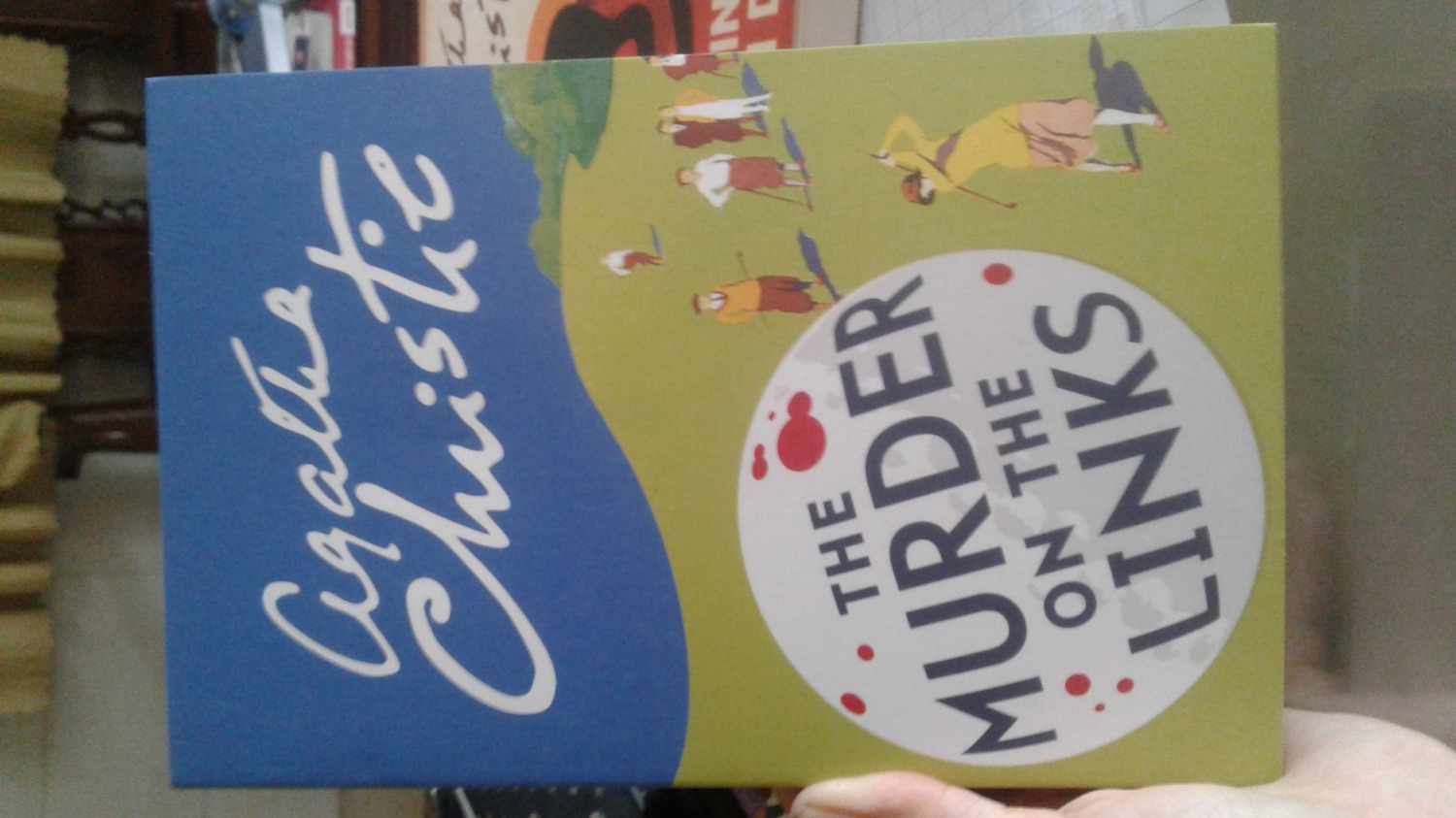 Giao hàng nhanh, giấy ngả vàng nhám đẹp, nhẹ. 
Chất lượng nội dung thì miễn bàn. 1 trong những quyển kinh điển. Nên đọc bản Việt trước cho thấm. Bạn nào mới luyện đọc mà chưa đọc Tiếng Việt sẽ mau chán, vì có nhiều từ mới. Bạn nào có điều kiện mua hẳn hoi 2 cuốn luôn mà so sánh. Hay lắm nhaaa