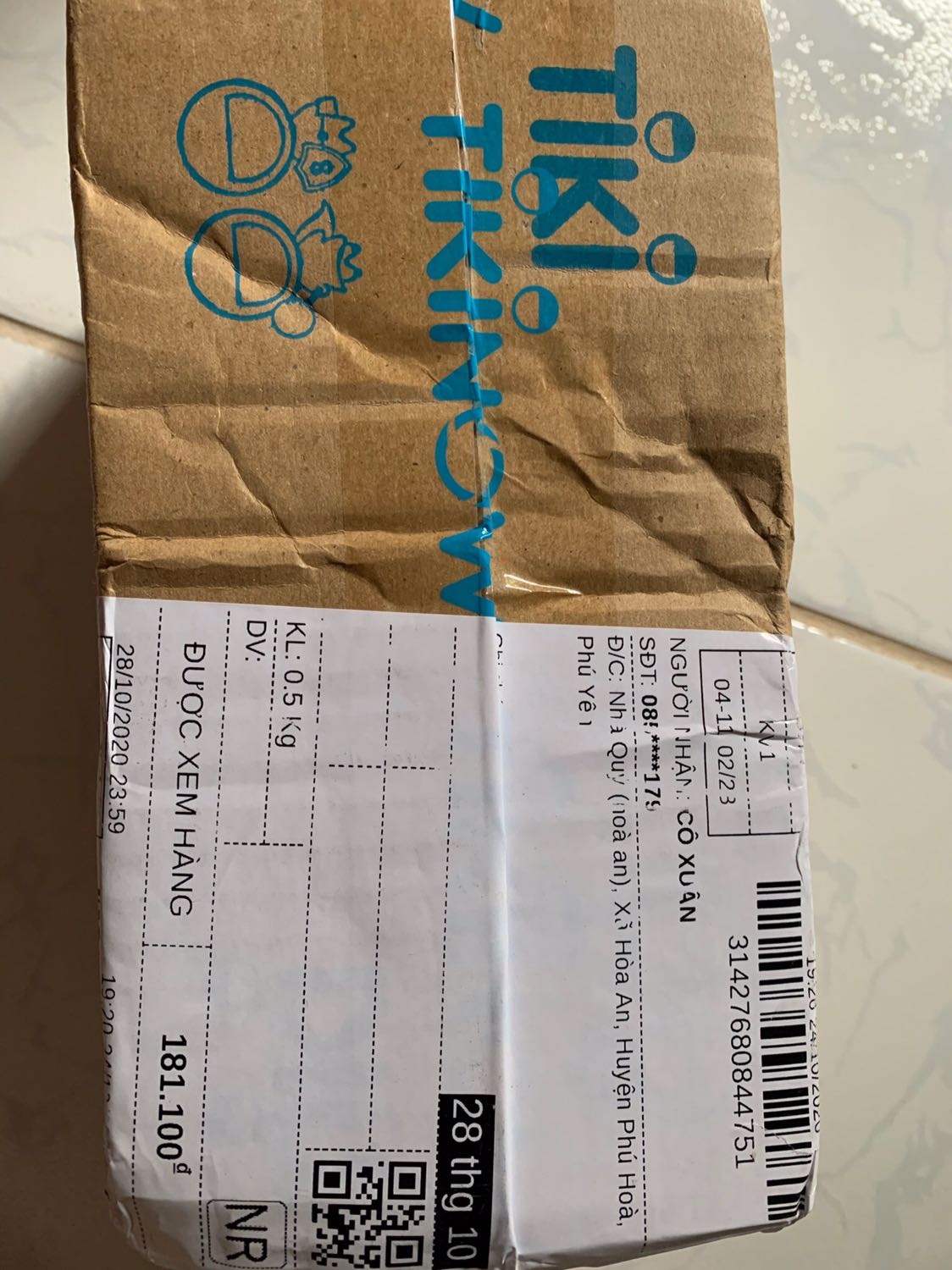 Mua hàng Tiki lúc nào cũng an tâm cả, đồng hồ này mình thích đèn nhất, mỗi ngày mình đổi 1 màu như đồng hồ mới luôn. Chỉ cho bạn nào chưa biết thì giữ nút đèn 1 lúc là nó tự đổi màu à