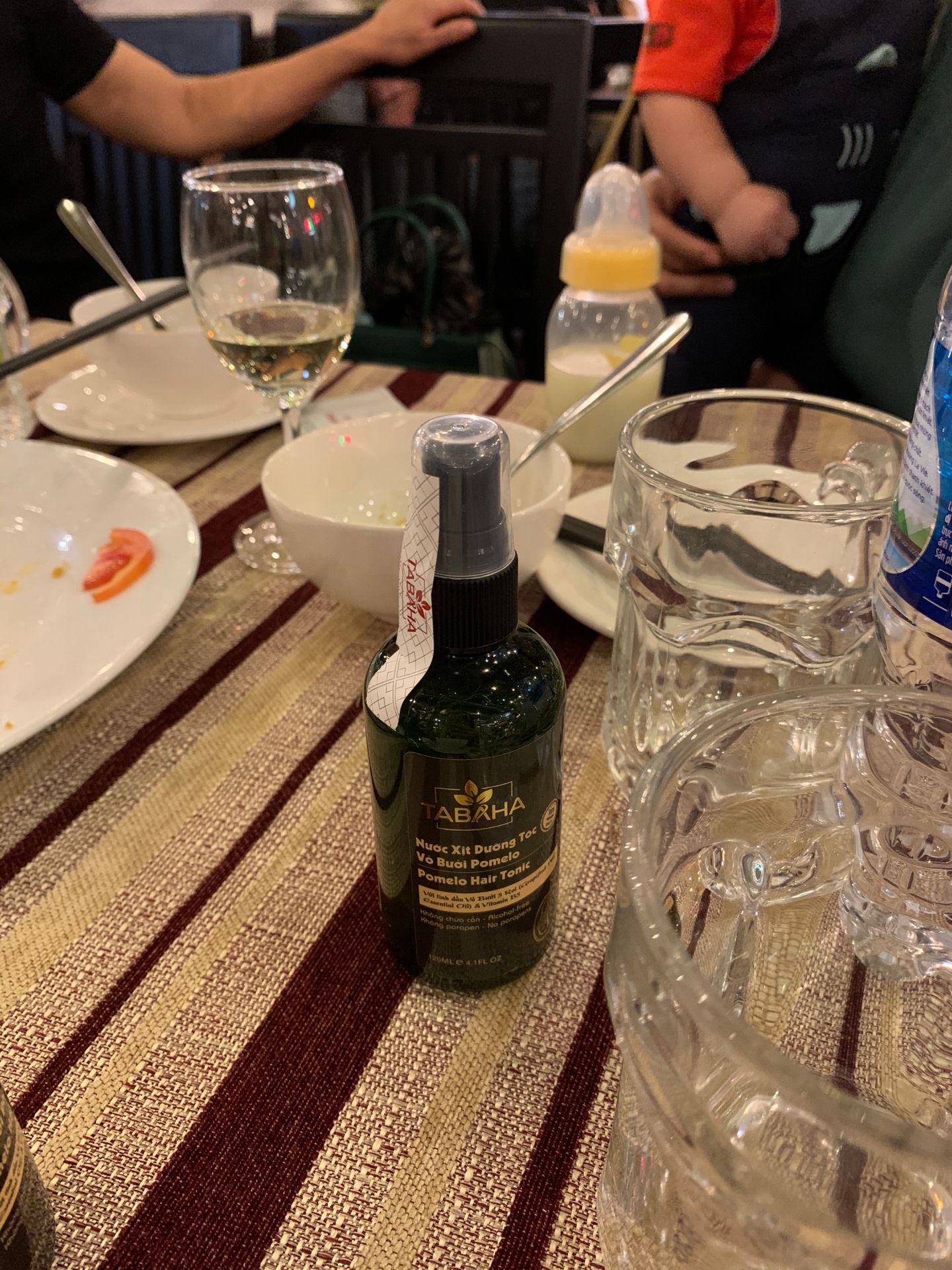 có ai như e đi đâu cũng phải mang theo chai này ko. Xịt tóc j vừa rẻ, vừa thơm, lại còn giảm rụng tóc chứ. Lần sau sẽ ủng hộ shop thêm có ai như e đi đâu cũng phải mang theo chai này ko. Xịt tóc j vừa rẻ, vừa thơm, lại còn giảm rụng tóc chứ. Lần sau sẽ ủng hộ shop thêm