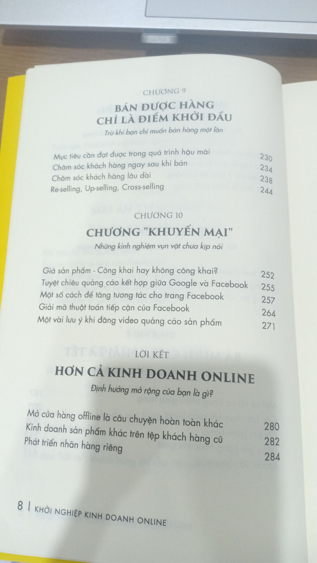 Quyển sách hướng dẫn rất chi tiết về việc bắt đầu như thế nào? cần làm gì và làm như thế nào? việc của bạn chỉ là đọc sách và kiên trì làm theo thôi. rất phù hợp cho những người chưa biết gì về kinh doanh online và muốn bắt đầu một công việc mới hoặc đơn giản chỉ là kiếm thêm thu nhập ngoài mức lương ổn định hàng tháng. Tôi thích nhất là phần hướng dẫn tìm kiếm sản phẩm cho thị trường ngách và cách viết một content hiệu quả. Tác giả đã chia sẻ rất nhiều kinh nghiệm và rất thực tế.