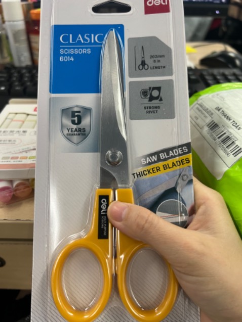 Kéo to hơn mình nghĩ nhiều. Nhưng lưỡi dày khá an toàn khi sử dụng