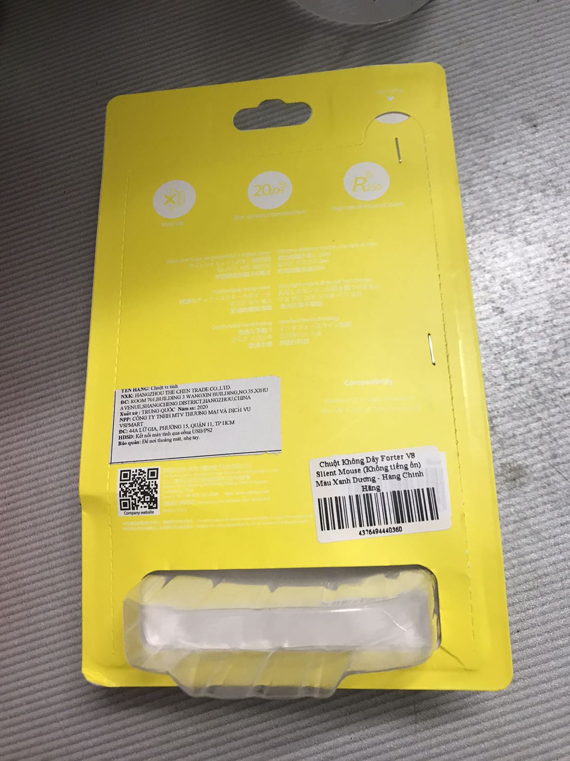 Click chuột không nghe tiếng ồn, nhưng nút lướt lên xuống vẫn nghe rõ tiếng. Điểm trừ nữa là không có nút tắt khi không sử dụng, có thể dễ hao pin. Không biết có dùng lâu dài được không, nhưng khá ổn so với giá sản phẩm.