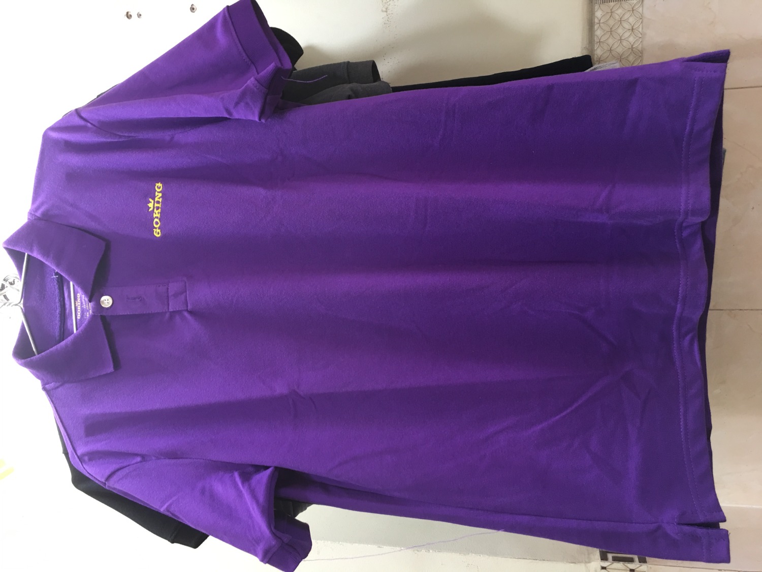 màu tím đẹp không bị nhạt quá hay đậm quá, form suông dễ mặc, nam hay nữ đều mặc được hết, shop đóng gói kỹ càng