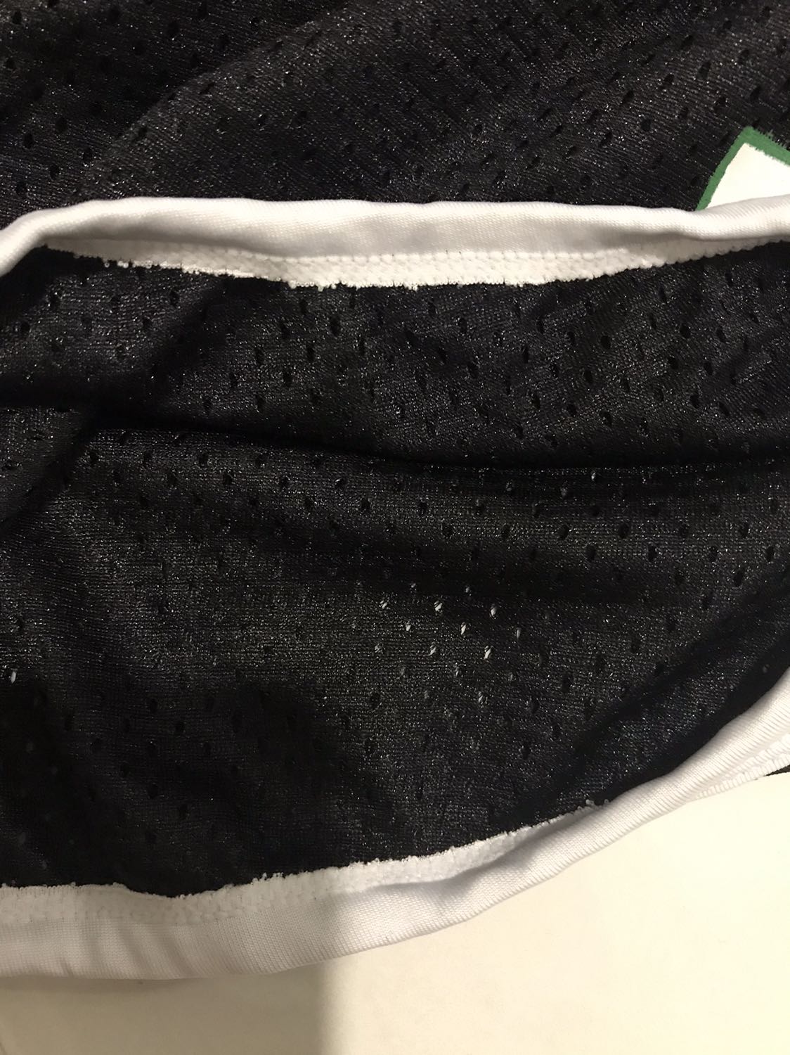 Quảng cáo 2 lớp. Không lớp nào che được. Mặc như không mặc. Tôi muốn trả sản phẩm và hoàn tiền.
Mô tả sản phẩm ***, không thực tế!