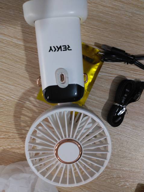 Quạt mát nhỏ gọn mà có võ mua cho con mang đi học đi chơi mà ko ngờ pin dùng được lâu thế mình dùng được tầm 8 tiếng mới hết pin